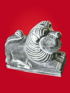 Lion Vaganam Sculpture